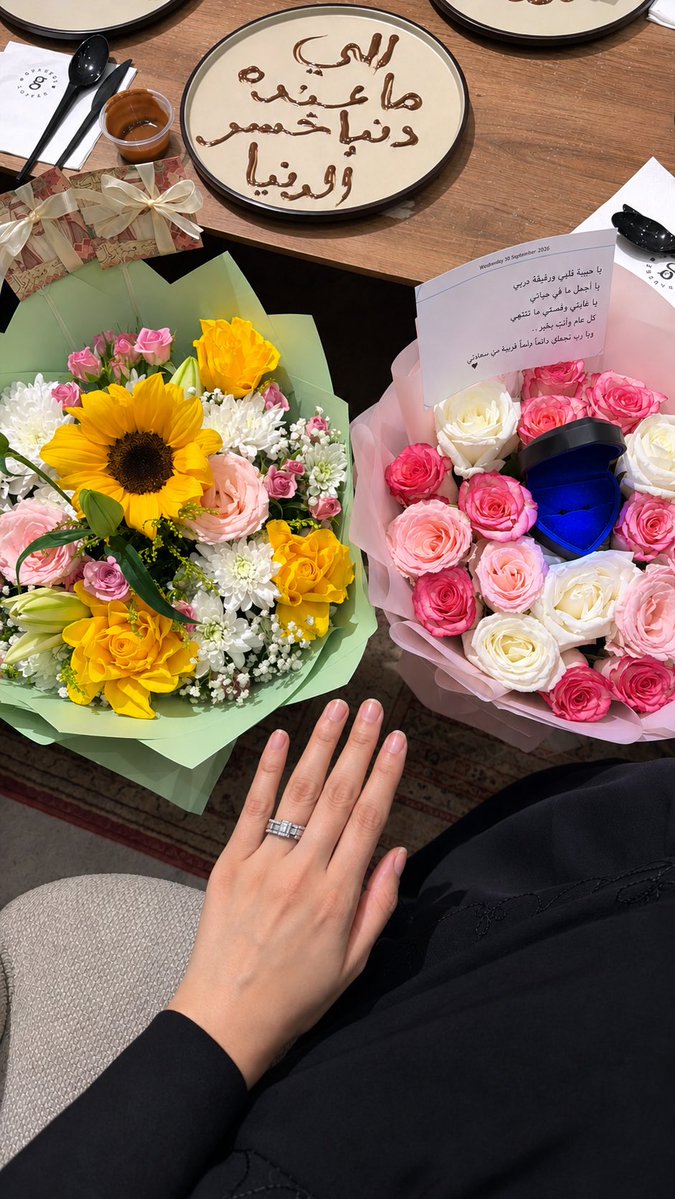 oia7i's tweet photo. اللحظات السعيدة دائما يكون سببها الأخوات.❣️ https://t.co/7M1E9i34JX