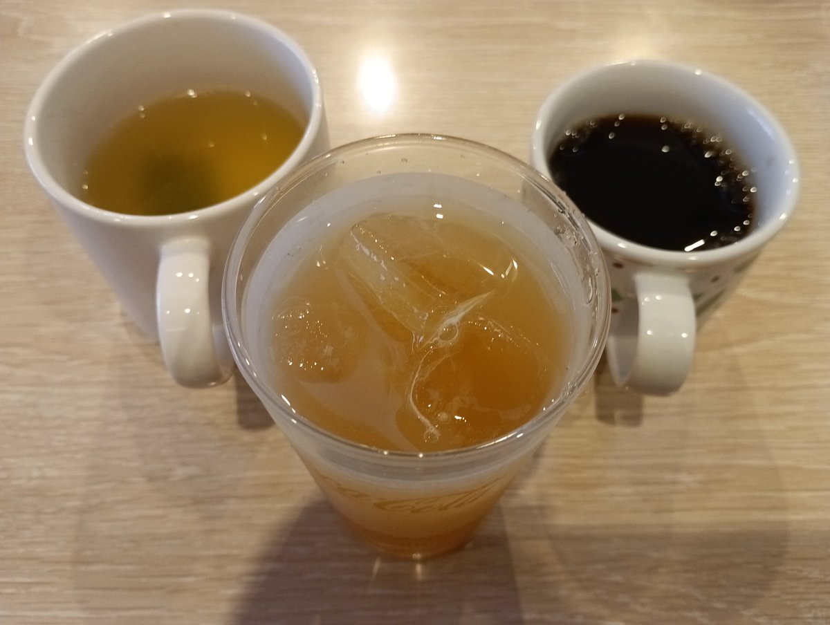 s_galileo's tweet photo. 旧暦八月廿日　先負
おはようござる。🐵
#ガリレオの朝食
は、朝カフェ☕
おしゃべりしながら
いただきました。
（へ人へ） https://t.co/ChupBRshEV