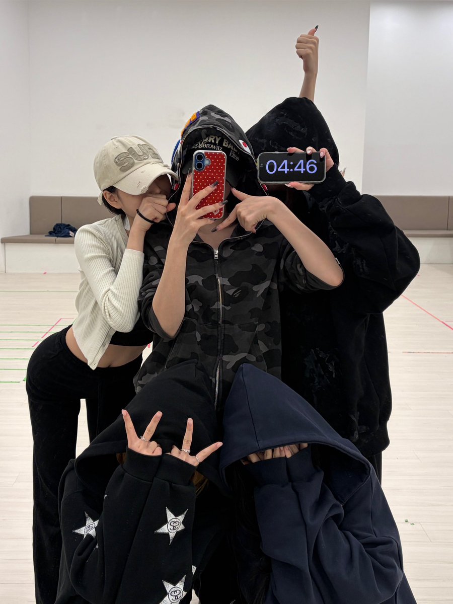EVOLution_CN's tweet photo. 260930 COSMO ROOM更新
D-10

#tripleS #트리플에스 
#YeonJi #KwakYeonjJi #연지 #곽연지  #郭妍知 https://t.co/TqNReK2BWV