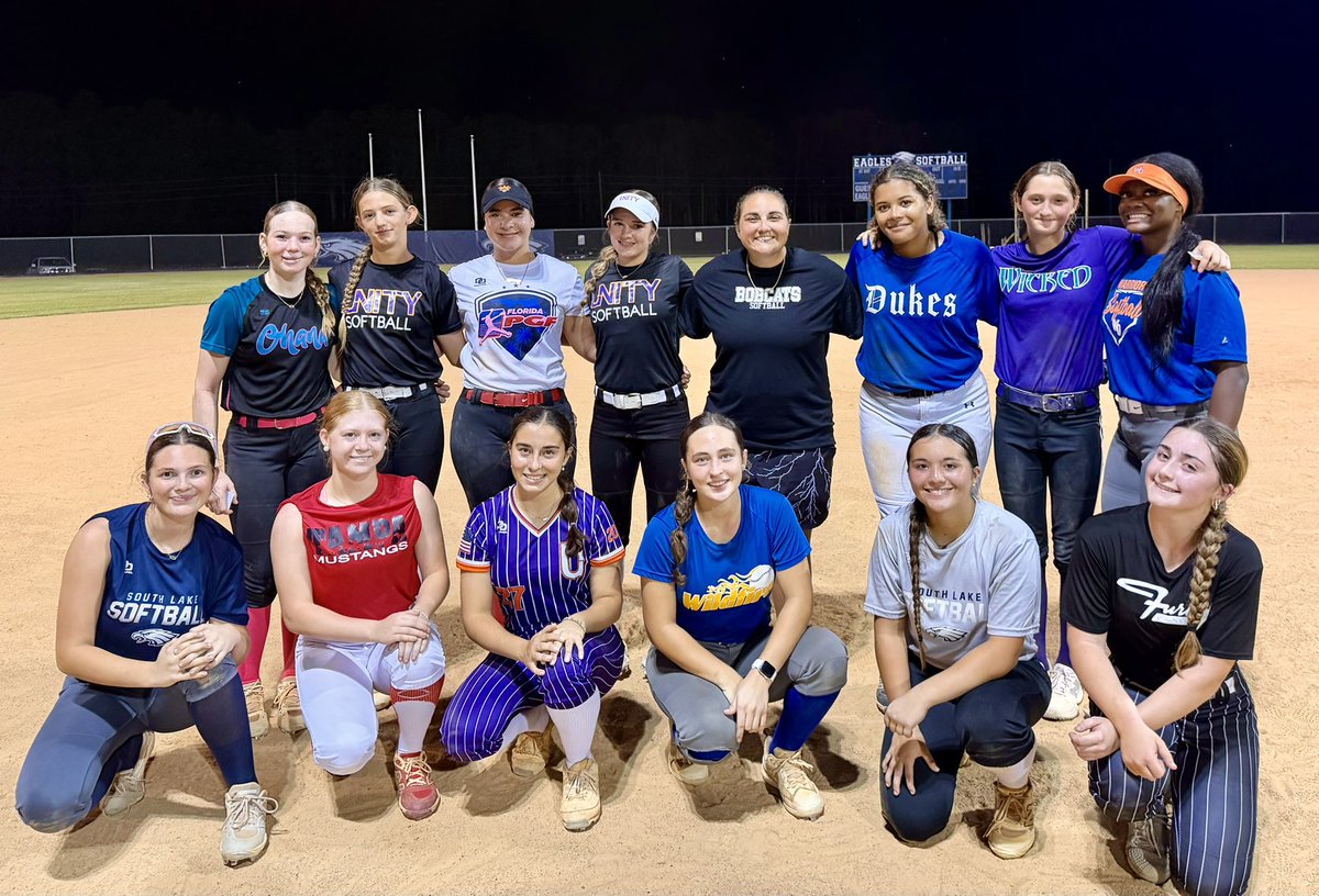 donuttt2's tweet photo. Shoutout to @CoachKaci, Head Coach at Pasco Hernando State College for coming out and putting the girls through a workout tonight! 

Great energy &amp; great feedback! 👏 https://t.co/PotT8Zv1cX