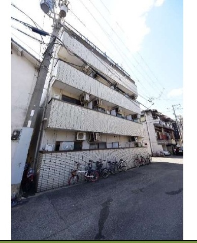 zeroestatejp's tweet photo. 【新着｜大阪府大阪市平野区加美鞍作3丁目7-4・1棟マンション】
JR関西本線 / 加美駅 徒歩8分、おおさか東線 / 新加美駅 徒歩10分／空室あり
価格：1,500万円
表面利回り：9.0%
築年：1989年5月築
写真・物件概要・お問い合わせはこちら
https://t.co/CNmHqSef7c https://t.co/RbPo8IwkwG