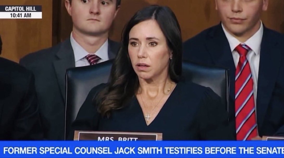 D_Trumpocalypse's tweet photo. Me biting into a chocolate chip cookie only to realize it's oatmeal raisin. https://t.co/yczGWYeLl2