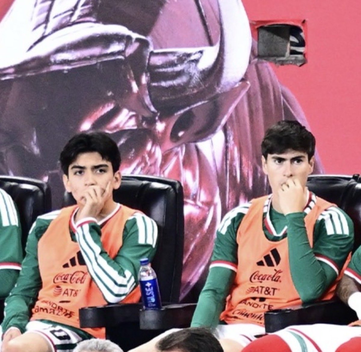 MiliCer9's tweet photo. Estoy así viendo el partido: https://t.co/ZoPIMMdvEq
