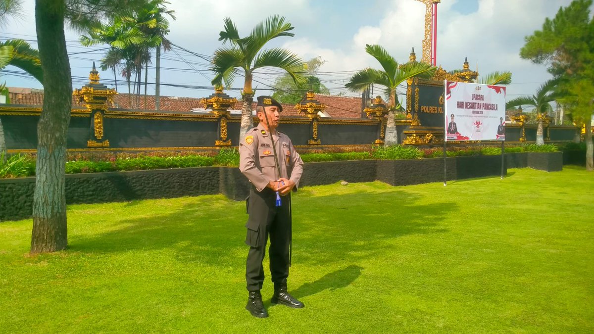 banjarangkan's tweet photo. Gladi upacara peringatan hari Kesaktian Pancasila 1 Oktober 2026 di lapangan apel Polres Klungkung
#bali #humaspolsekklungkung #polresklungkung #polresklungkungpoldabali #humaspolresklungkungpoldabali https://t.co/zZGOAMfyLJ