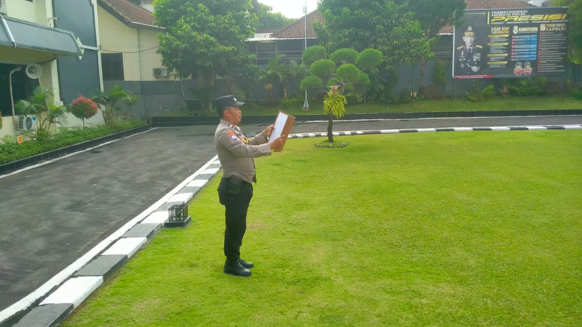 banjarangkan's tweet photo. Gladi upacara peringatan hari Kesaktian Pancasila 1 Oktober 2026 di lapangan apel Polres Klungkung
#bali #humaspolsekklungkung #polresklungkung #polresklungkungpoldabali #humaspolresklungkungpoldabali https://t.co/zZGOAMfyLJ