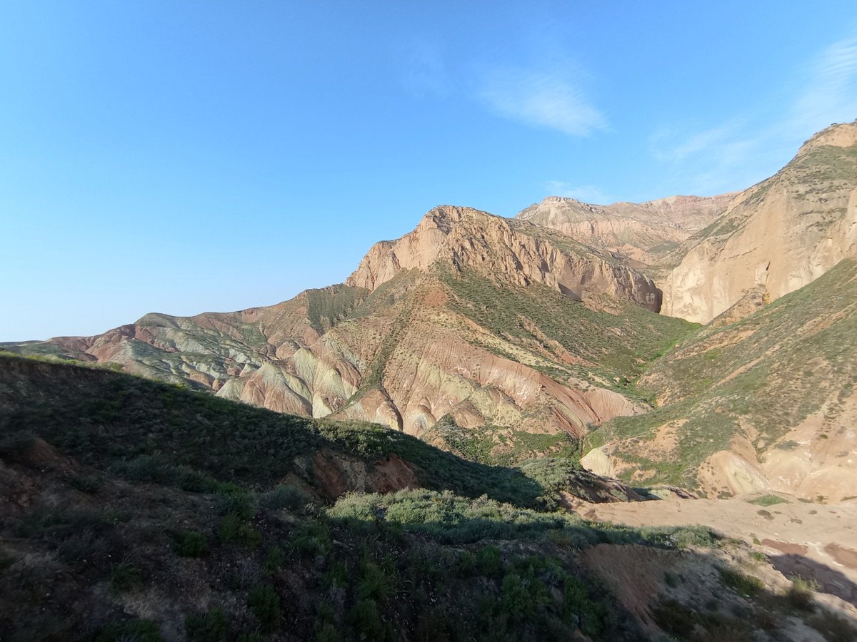 arifhakimgmail1's tweet photo. [Standing on Zhanping Zhai, the view of the mountains and waters is so stunning] https://t.co/4fEAGzlKFX