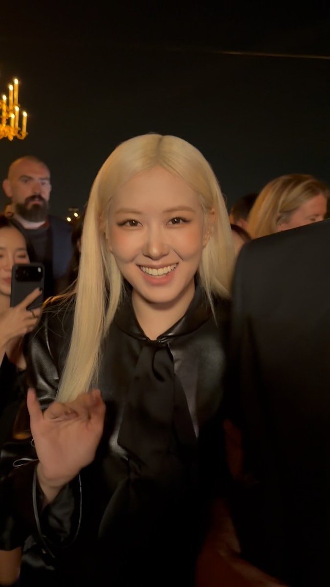 _Finally738's tweet photo. Global Brand Ambassador of Saint Laurent

ROSÉ FOR SAINT LAURENT
#ParisFashionWeek #PFW
#ROSÉ #YSL #SaintLaurent https://t.co/OJ427gVWu6