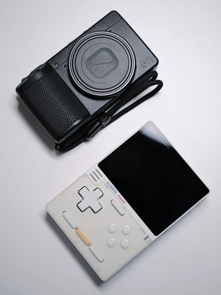 KeepRetro's tweet photo. 4:3 Perfect Display! Konkr Pocket Block Game Handheld. https://t.co/LU0XXotgPe