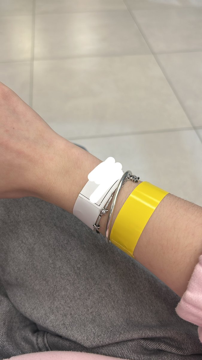 ilyappletea's tweet photo. voltei do hospital, adivinhem oq eu tenho… https://t.co/IjnzEacGcg