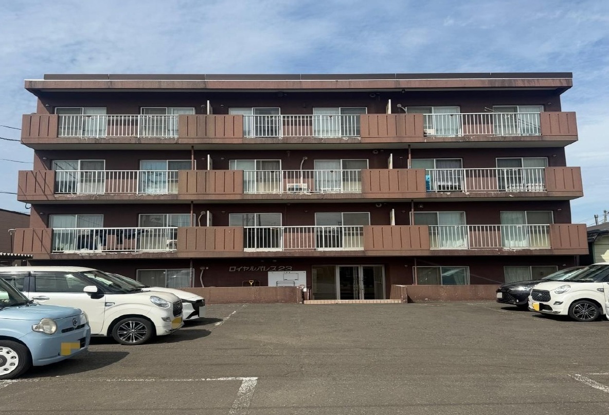 zeroestatejp's tweet photo. 【新着｜北海道江別市野幌町70-1・1棟マンション】
JR函館本線 野幌駅 徒歩7分／賃貸中
価格：14,500万円
表面利回り：10%
築年：平成4年4月
写真・物件概要・お問い合わせはこちら
https://t.co/ydqNEUBBBC https://t.co/bD4ONndBNs