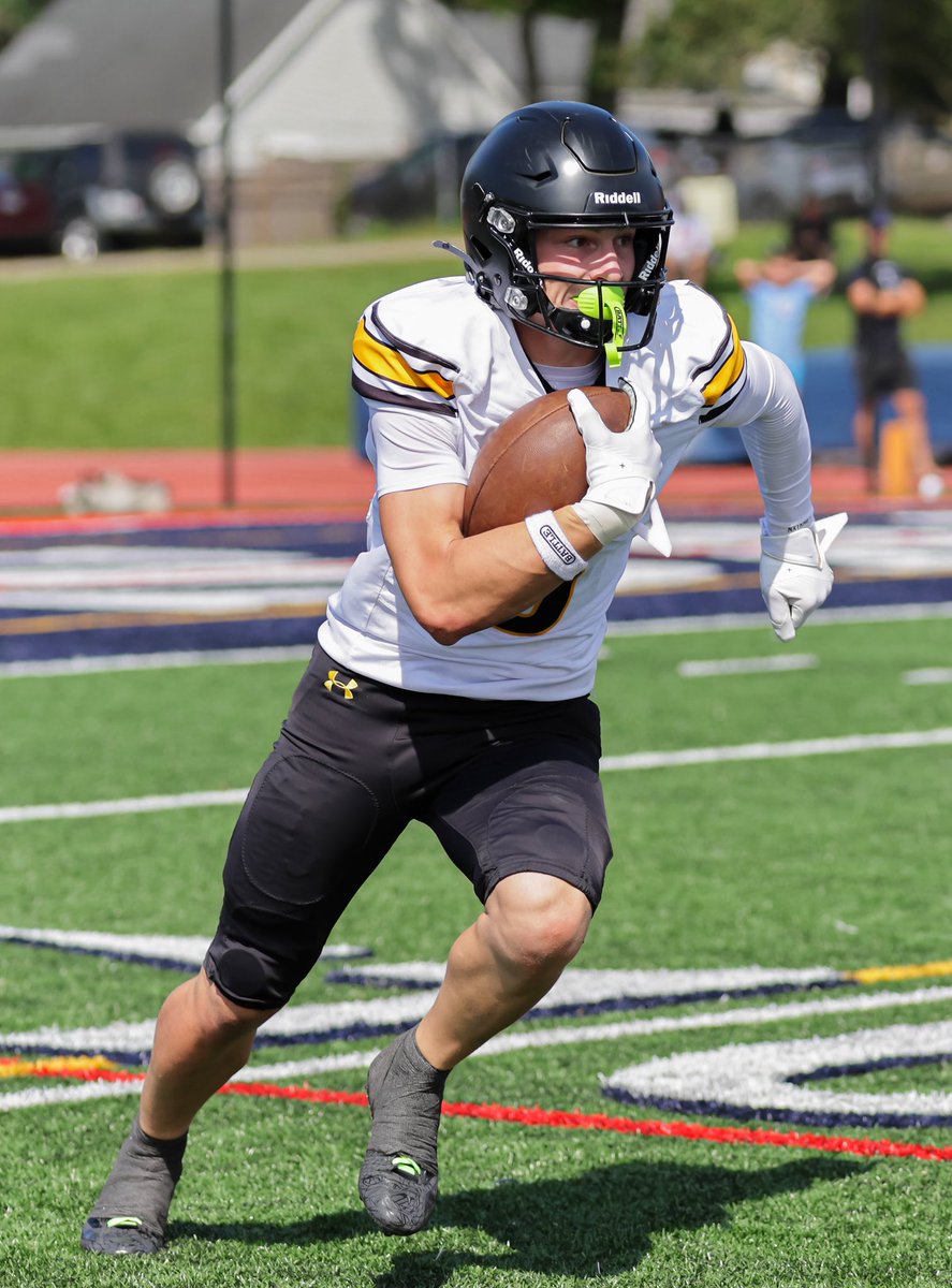 luke_maurino's tweet photo. #5 📈 Three TD’s in first three games on varsity as a freshman @StAnthonysFB https://t.co/EcG314jyDE