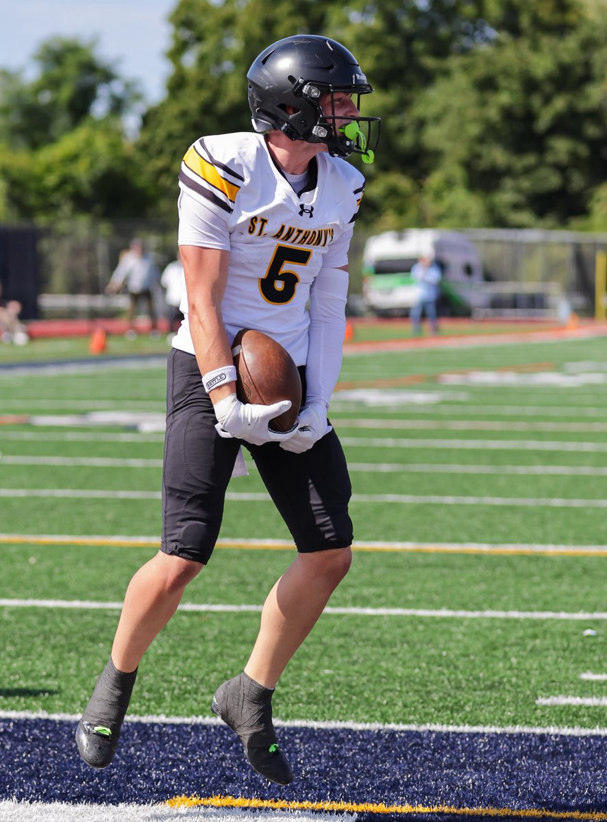 luke_maurino's tweet photo. #5 📈 Three TD’s in first three games on varsity as a freshman @StAnthonysFB https://t.co/EcG314jyDE