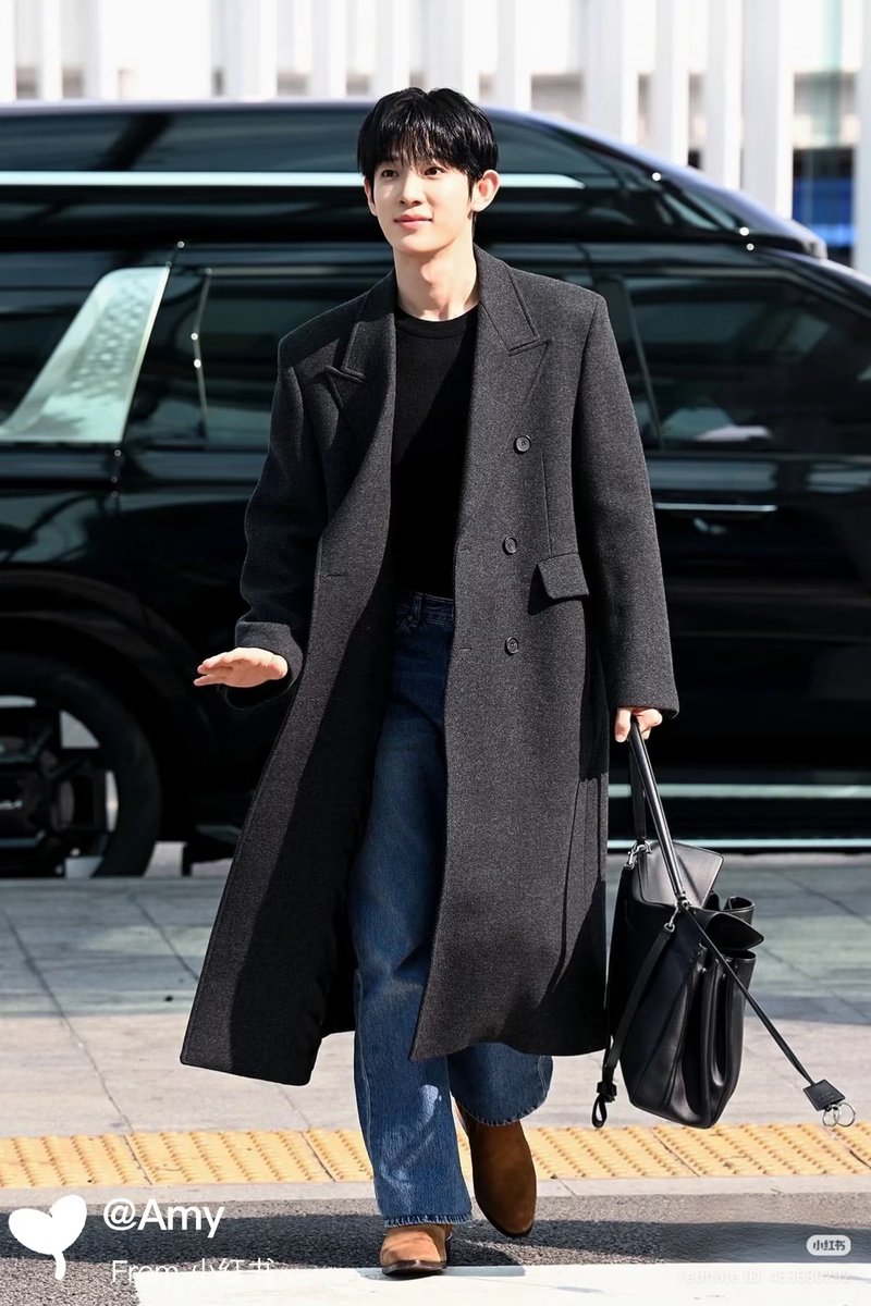 LinhnieTeukie's tweet photo. Visual đỉnh cao của CEO Park 😍😍😍🙌🙌🙌💜💜💜
#YOONSIK_SIWOO_PFWSS27 #PARKSIWOO #viral #xuhuong https://t.co/CfM5EgKYVx