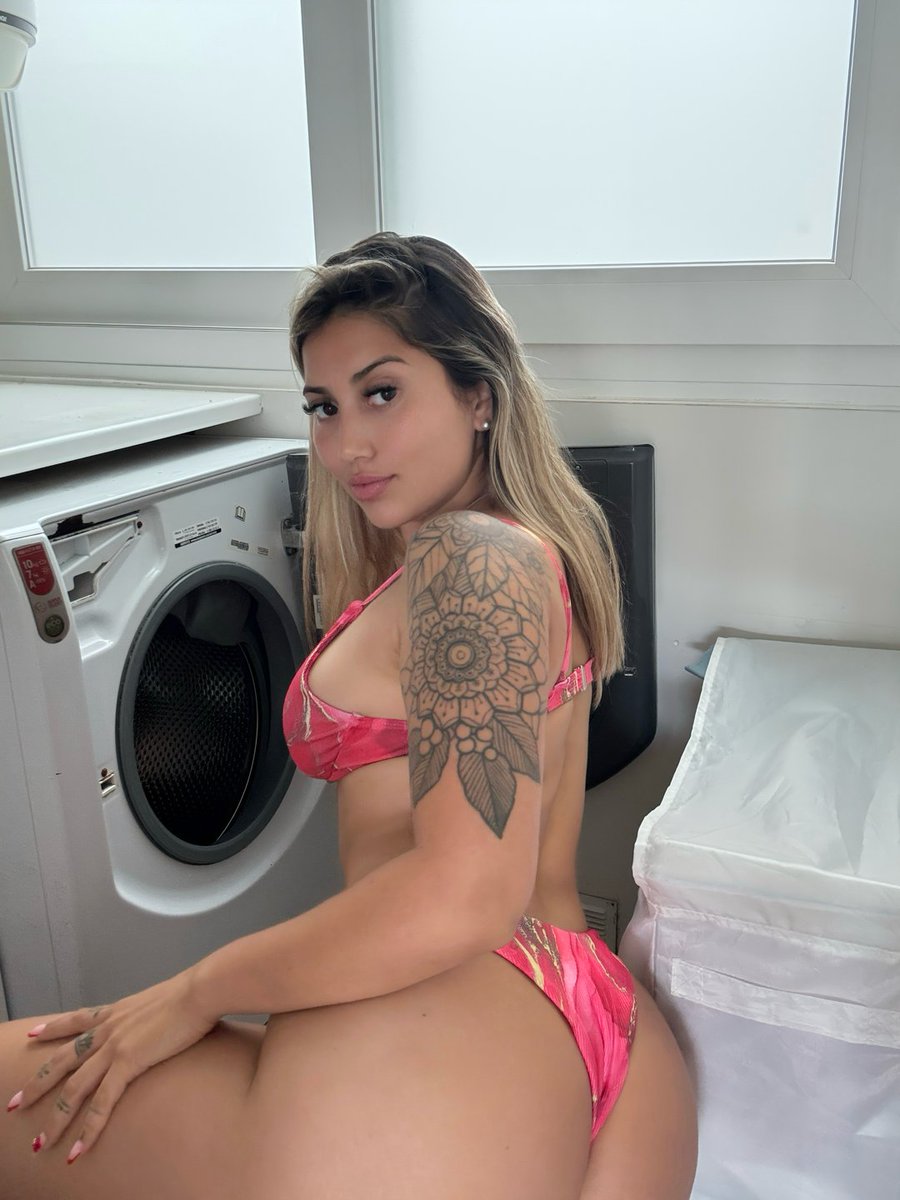 skyeangelbb's tweet photo. Say hi if ur ready to risk it all 😳 https://t.co/mnO4UWbXz0