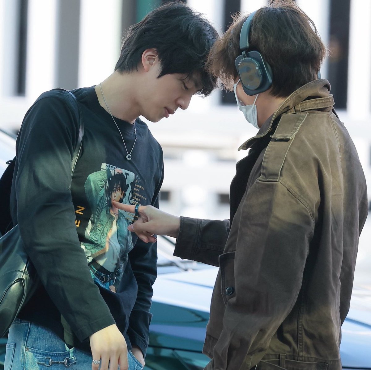 jksplaylist's tweet photo. cries https://t.co/tEx3lHJq7j