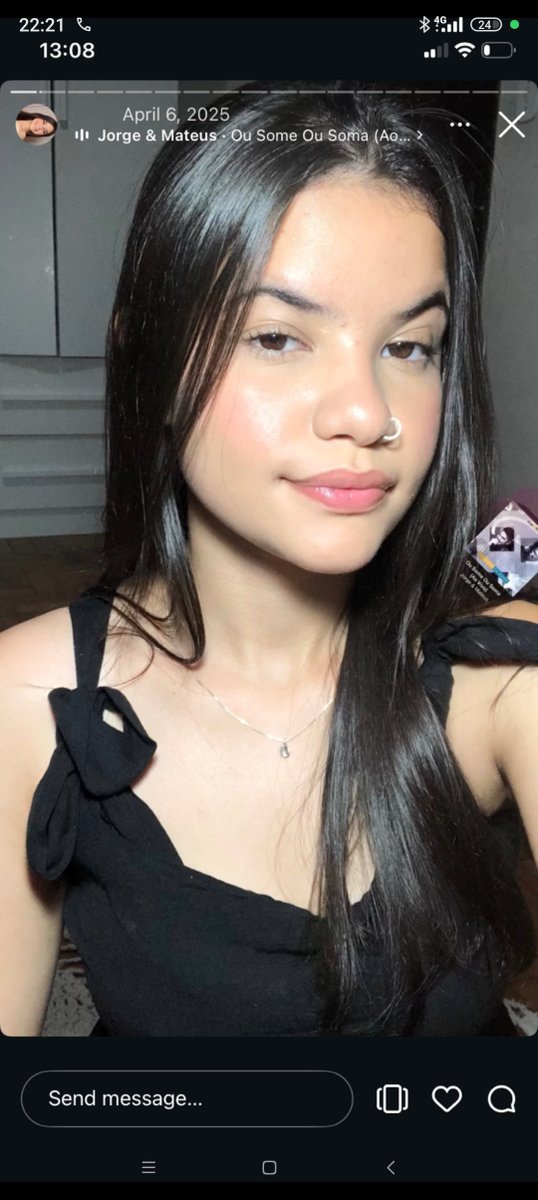 MaryMendoim's tweet photo. Gente eu sou Noob de internet, pfv, tem como eu achar essa menina no Instagram só por essa foto? https://t.co/UBRXrVlu74