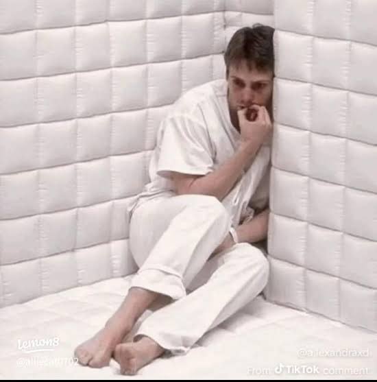 rlysiae's tweet photo. I can't even think of anything funny "naturally" anymore, Fandom politicians have done irreversible damage to the community I'm crying https://t.co/0uhxQ5acKj