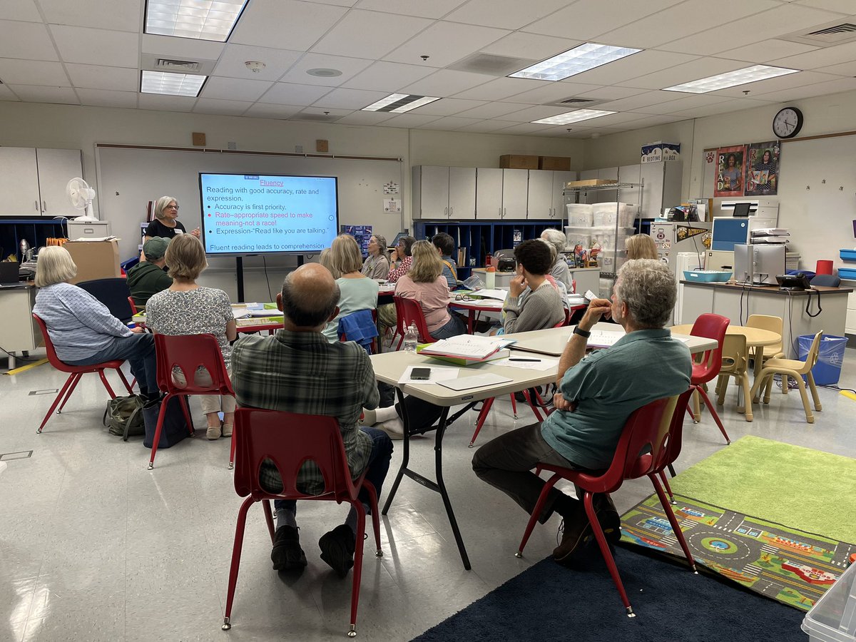 GloriaJCSL's tweet photo. Our Let’s Read volunteers received training from our Head Let’s Read tutor this evening as we prepare for the start of year 3 of our Let’s Read Tutoring Club. It was great to see so many of our veteran tutors return. Welcome to our new tutors. #volunteersmakeadifference https://t.co/HCb8Uy06Cz