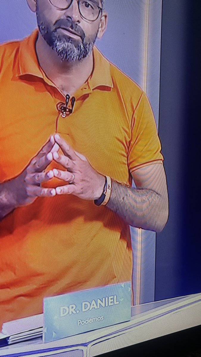 nicolly_silvax8's tweet photo. VTFD COM ESSAS PULSEIRAS DOS LEGENDÁRIOS CARALHO https://t.co/pG72iutbH1