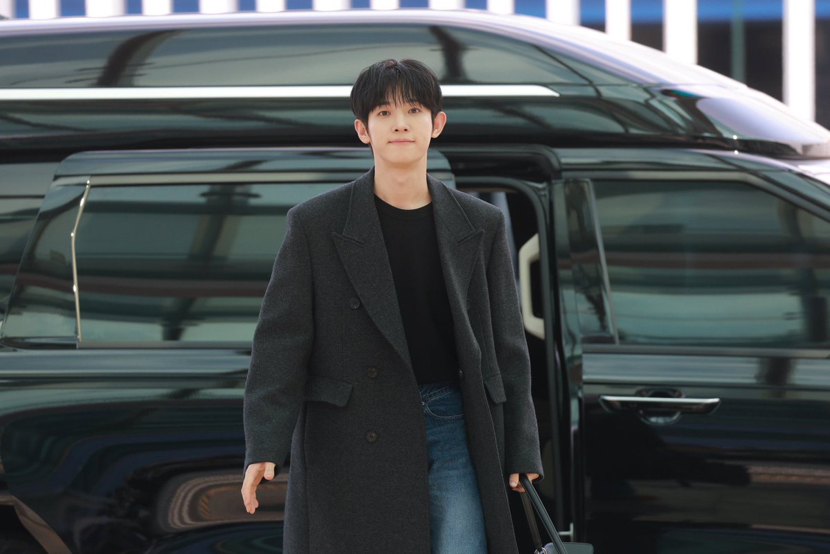 jester_my's tweet photo. Trời ơi outfit nay đỉnh quá
My guuuuuuu😭😭😭😍😍😍

PARK SIWOO IN PARIS

#PARKSIWOO
#PARKSIWOOPFWSS27￼ https://t.co/khQ3vvKMA7