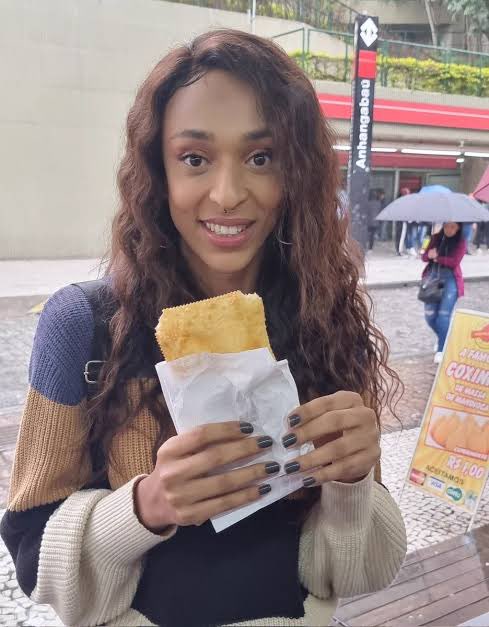 egualuka's tweet photo. ela 👇 teria tanto orgulho dela 👇 https://t.co/1vmA0h26U1