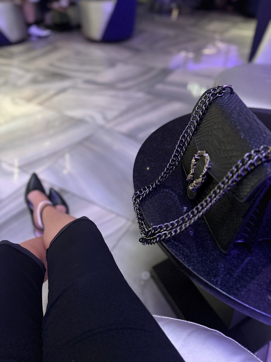 IAMSAPPHIRESTAR's tweet photo. A little darker. A little mysterious. Still making connections. 🖤✨
Networking at The Cosmopolitan, meeting new people, and staying open to what the right conversation can lead to. 💎🥂
#LasVegasNetworking #CreativeEntrepreneur #LasVegasLife https://t.co/pSfjwbsrQi
