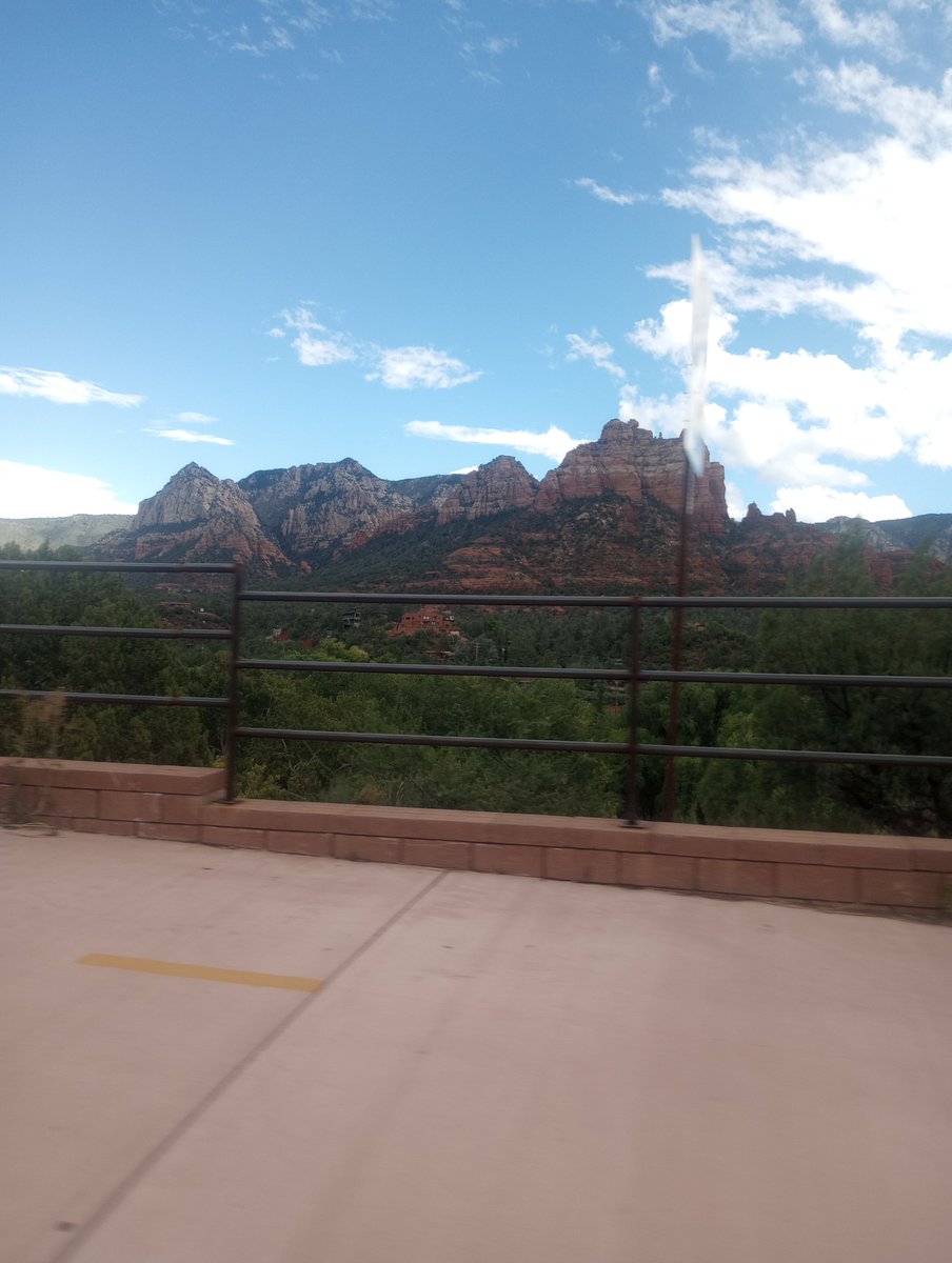 Lor3Man's tweet photo. Took a trip to Flagstaff today to pick up Tom from the rehabilitation center. No more stairs for you lol. Anyway took some photos of Sedona and stuff. https://t.co/gfNLr7XqH7