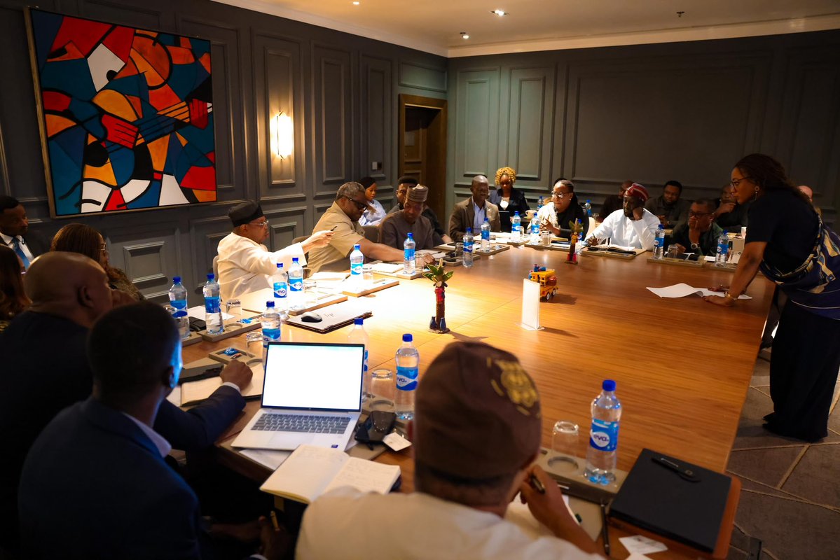 JosephOTegbe's tweet photo. We held a strategic closed-door meeting with the leadership of select electricity distribution companies on the proposed 24/7 Energy Zones. https://t.co/2555WEfWoK
