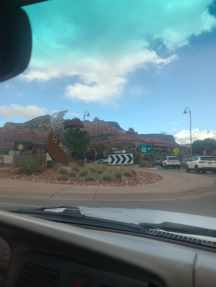 Lor3Man's tweet photo. Took a trip to Flagstaff today to pick up Tom from the rehabilitation center. No more stairs for you lol. Anyway took some photos of Sedona and stuff. https://t.co/gfNLr7XqH7