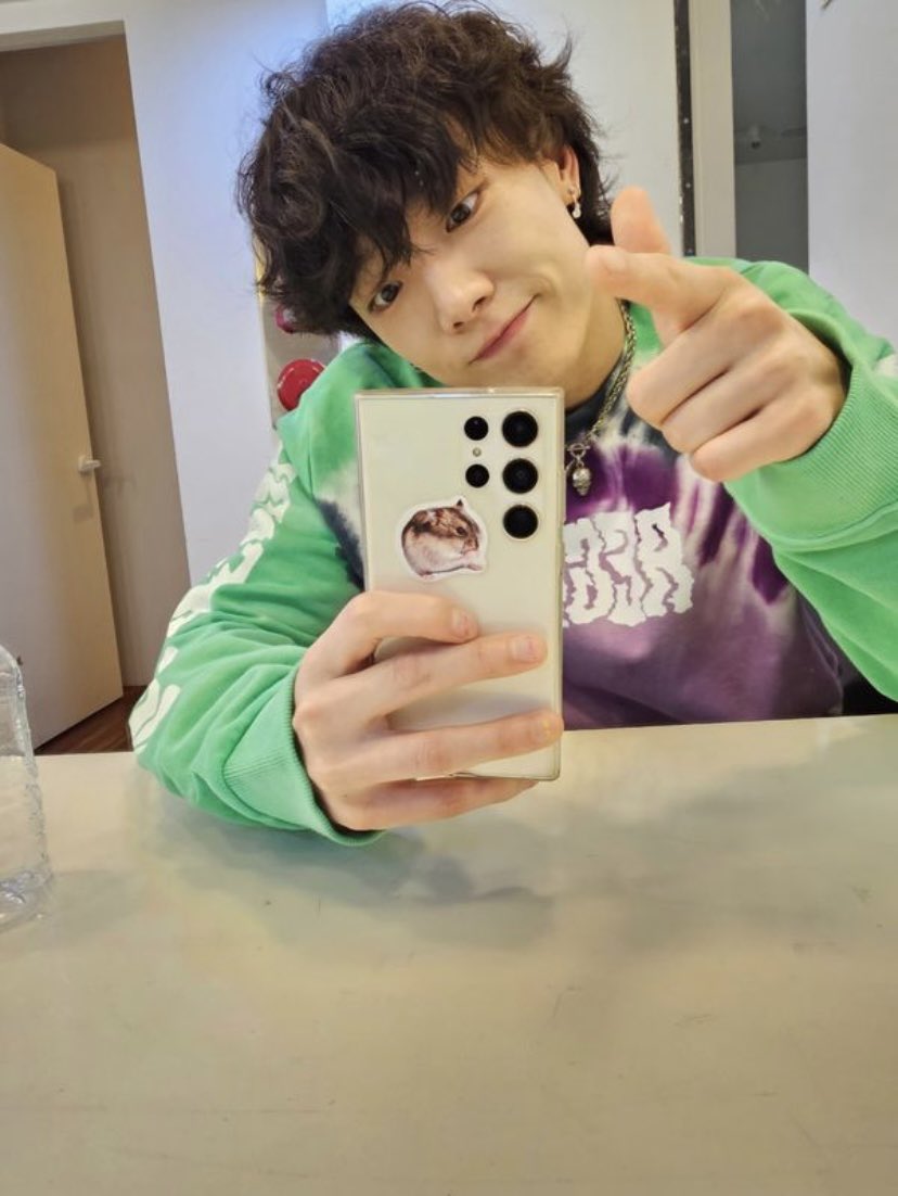 jzzzindaeyo's tweet photo. Bobby cute mirror selca. Morning cutie🤏🏼
@bobbyranika https://t.co/6bDfhNnSZC