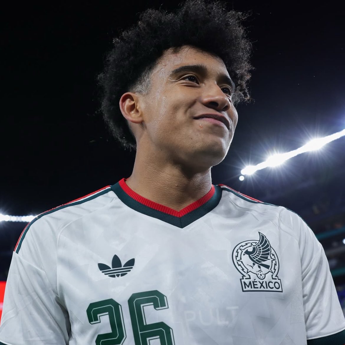 Futbol_basico's tweet photo. Pasar de Brian Gutiérrez que no sabe sacar un saque 

A Violante que parece la reencarnación de Lamine Yamal

Es el mayor Upgrade de México, el 26 ya tiene dueño https://t.co/W15s8codq5