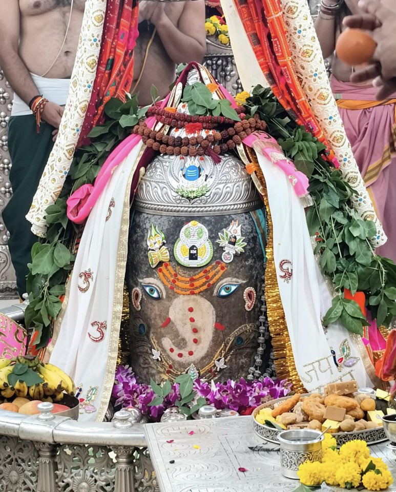 12Jyotirling's tweet photo. श्री महाकालेश्वर भस्म आरती दर्शन | 30.09.2026

Shri Mahakaleshwar Bhasma Aarti Darshan | 30.09.2026 https://t.co/tkIwYUNQEQ