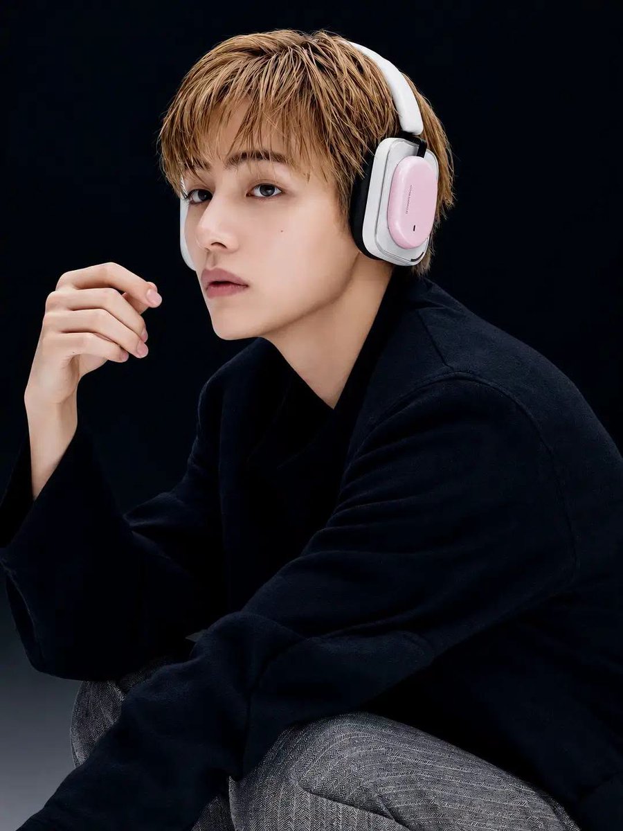 btsfancafe__twt's tweet photo. [INFO] TAEHYUNG FOR NOTHING 💜 (1/2)

NOTHING GLOBAL AMBASSADOR V 
#TAEHYUNGxNOTHING 
#VxNOTHING https://t.co/UcWAtjlcRR