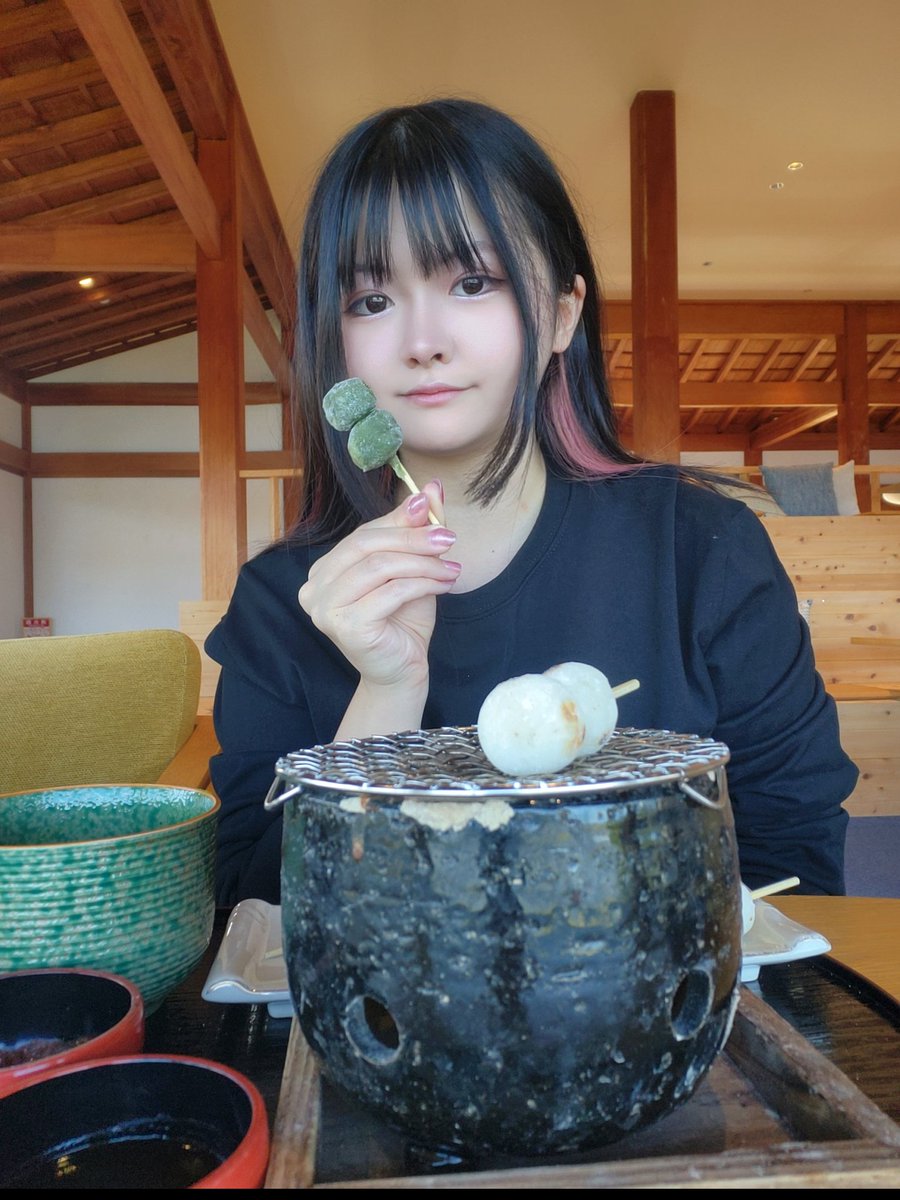 iruru_o_0's tweet photo. 団子焼いて食う https://t.co/uayFTsNN7y