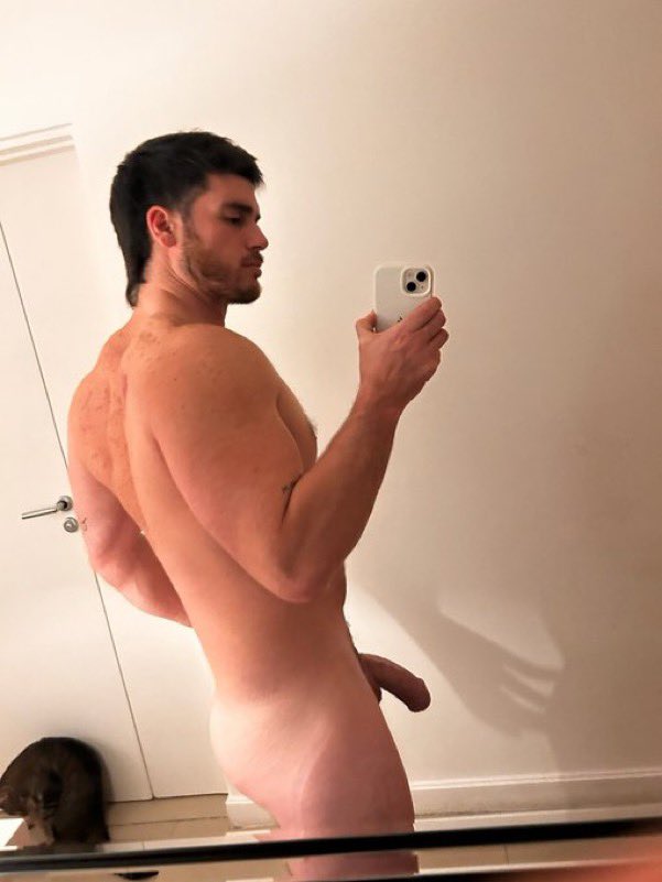 everyrhingx's tweet photo. Open to something real. 

#gaylove #gaydating #lgbtq #gaytwitter https://t.co/0IkO9KqQEP