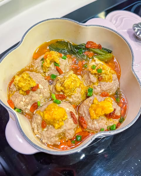 sherry_chen_101's tweet photo. @GoodSlainte68 Made these meatballs myself https://t.co/Z50Px8JID5