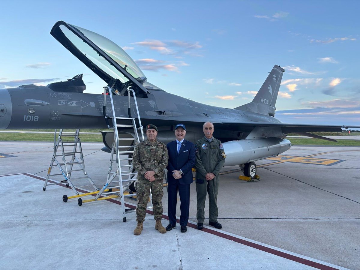 USAmbassadorARG's tweet photo. Siguen llegando los F-16 a la Argentina! Un orgullo celebrar la llegada del segundo grupo de seis F-16 adquiridos a Dinamarca—otro hito histórico para la @FuerzaAerea_Arg y una señal clara del momento excepcional que viven nuestras relaciones. 

Esta asociación fortalece la seguridad regional y demuestra nuestro compromiso compartido con la paz y la prosperidad en el hemisferio occidental.