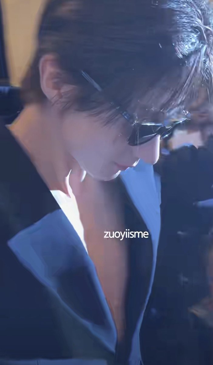 luvuallton's tweet photo. 슈스견
https://t.co/ncu4zsVLjw
#ANTONxSaintLaurent https://t.co/RXMxwxGbxw