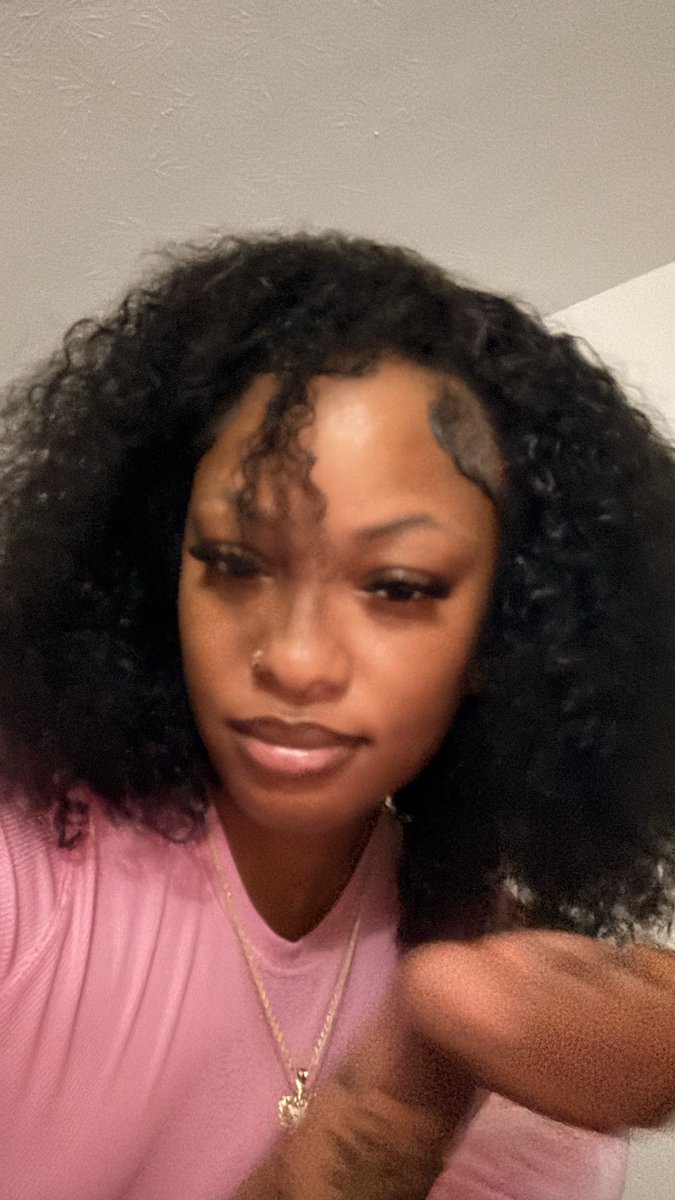 misssqueennnnn's tweet photo. couldnโt look this good just to sit in my camera roll ๐ซฉ๐#prettymami #wiginstall #loveme https://t.co/xwKGOxgzub