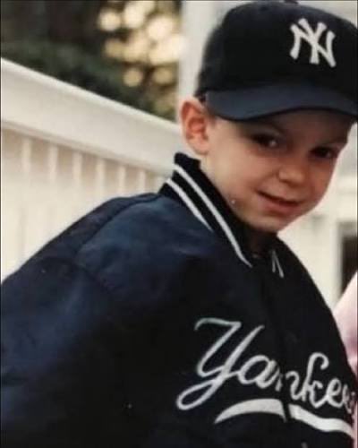 MikeSalvatore10's tweet photo. This kid from Massachusetts just hit a big homer for the Yankees https://t.co/sLUzIsjspv