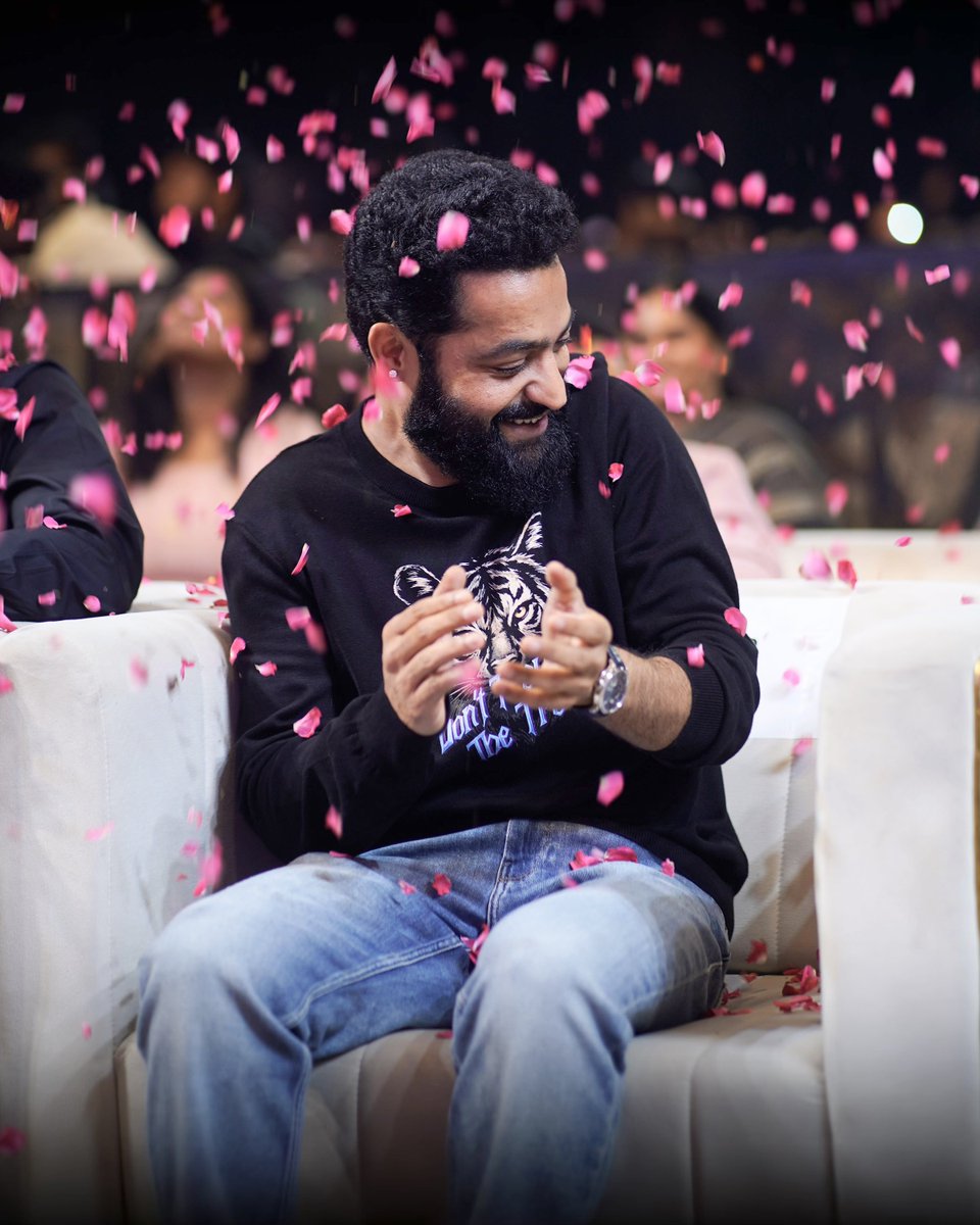 worldNTRfans's tweet photo. 🤩 https://t.co/awV3kuXcn7
