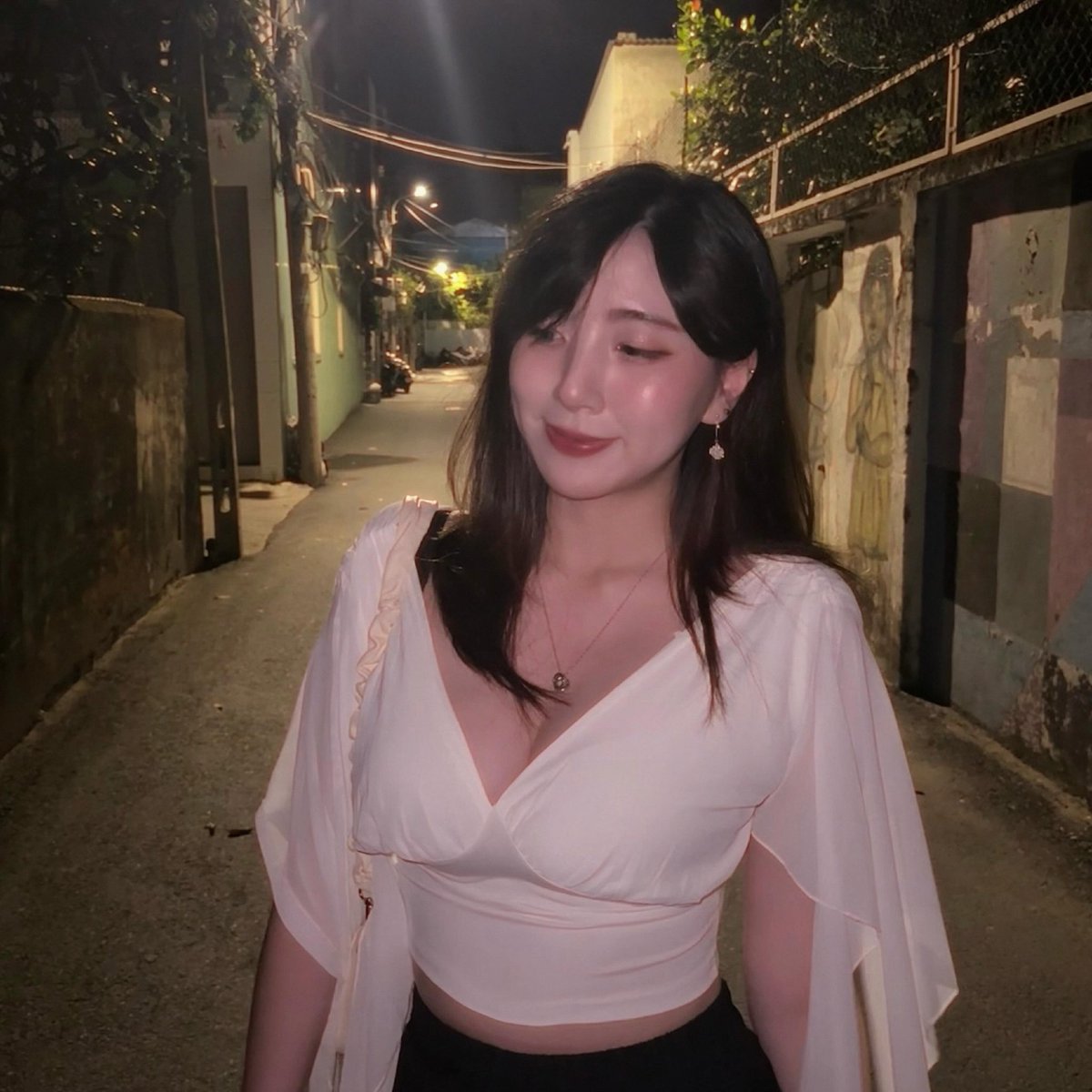 SaveforJ's tweet photo. IG：f.hct

#意淫 #美女 #女 #香港 #HK #靚女 #打J #射屏 #素人 #精 ＃港女 #girl  #淫 #淫娃 ＃淫西 ＃淫間 ＃摟屌 ＃中出 ＃巨乳  #大波 ＃長腿淫腳 #圖 https://t.co/70Gl9BOiVV