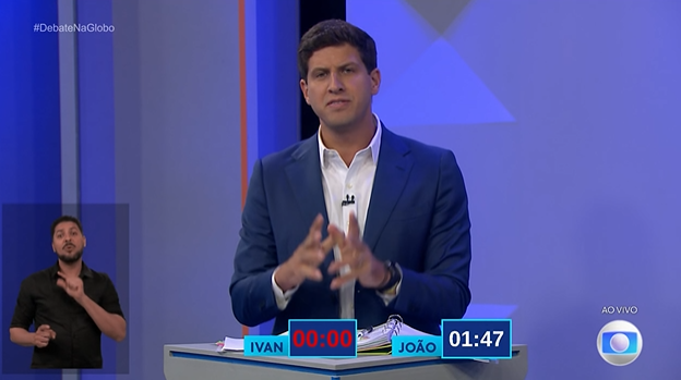 pedrovflima's tweet photo. "Tem candidatura que está com o bolsonarismo em seu entorno", dispara João Campos

#Eleições #debatenaglobo https://t.co/ggzQdxUTJv