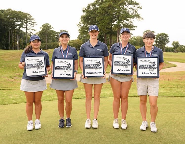 marlinsgolf's tweet photo. Marlins get the W and we honor our seniors. Juliette Coffey gets the individual medal honors and we get the team W. 328-326 on a very tough track. Next in Homer, GA for the Chimney Oaks Invite. https://t.co/HhtMLc1wHL