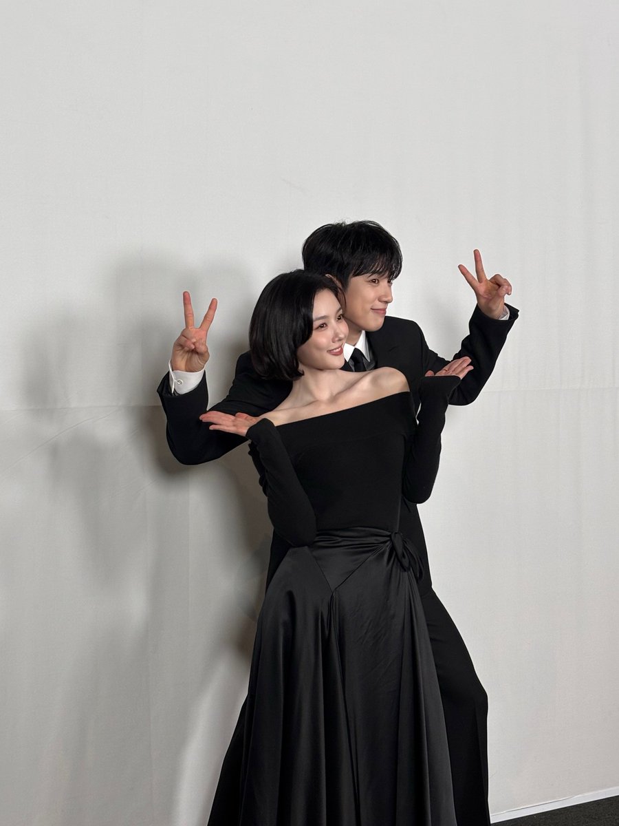 ultnyeong's tweet photo. jinyoung post with yoojung 🤍 https://t.co/eFf1lBcpls