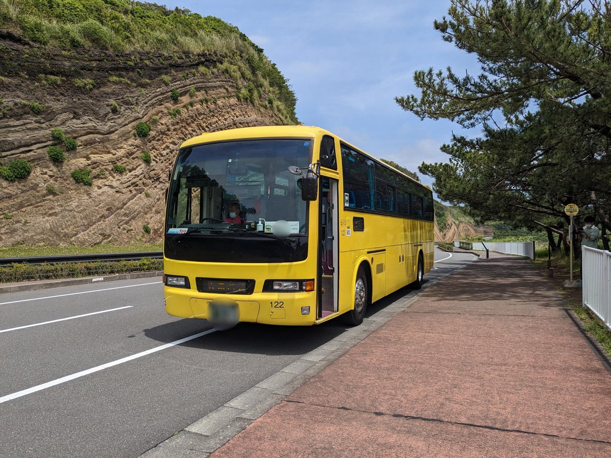 geotofficial's tweet photo. この画像だけでどこのバスか分かりますか？ https://t.co/Bzfrcx8Xbj