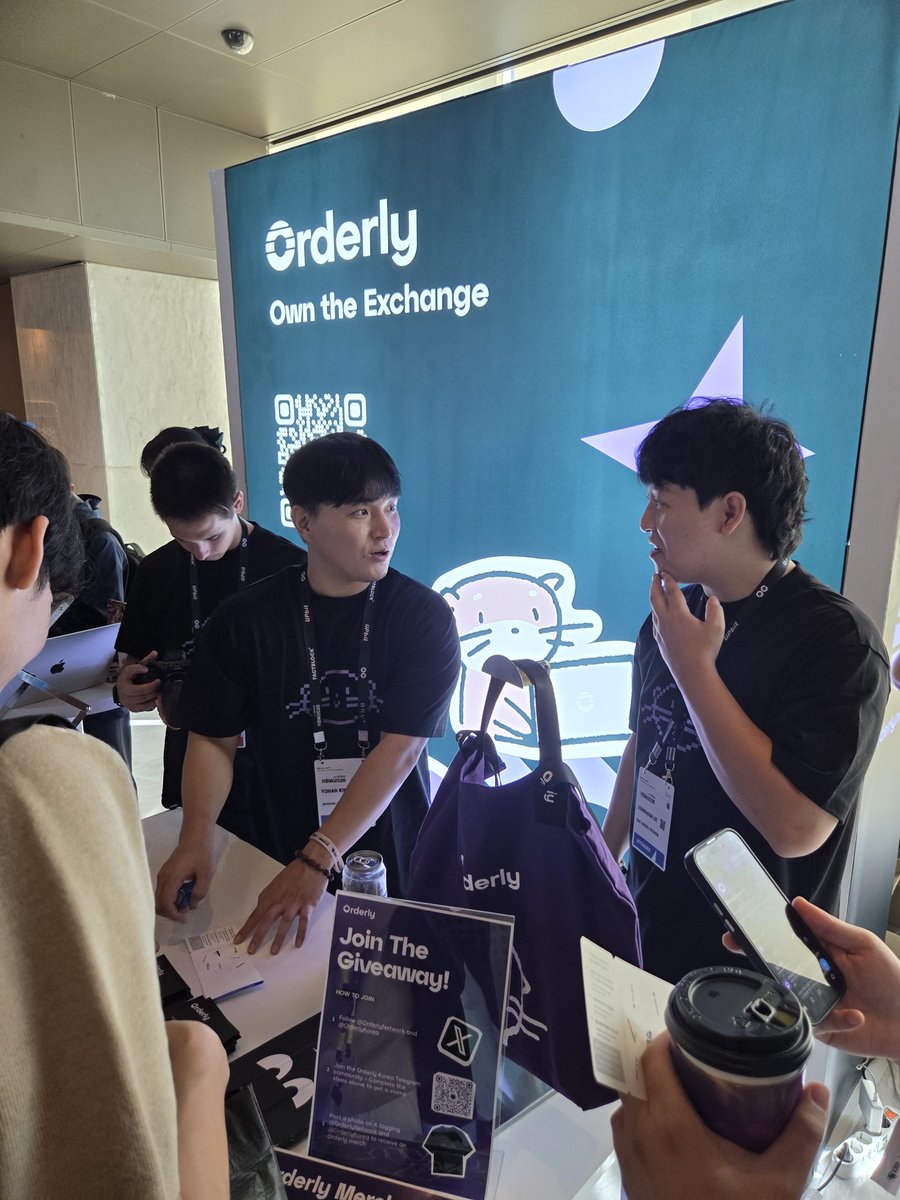ryu1050379's tweet photo. KBW 2026, Orderly Network 부스 다녀왔습니다.
유동성 인프라 및 교차 체인 거래 관련 설명을 잘 듣고 갑니다. 준비된 굿즈와 부스 구성도 알차서 둘러보기 좋았네요.
@OrderlyNetwork @OrderlyKorea #Orderly #OrderlyNetwork #KBW2026 https://t.co/tMXPBKKu3E