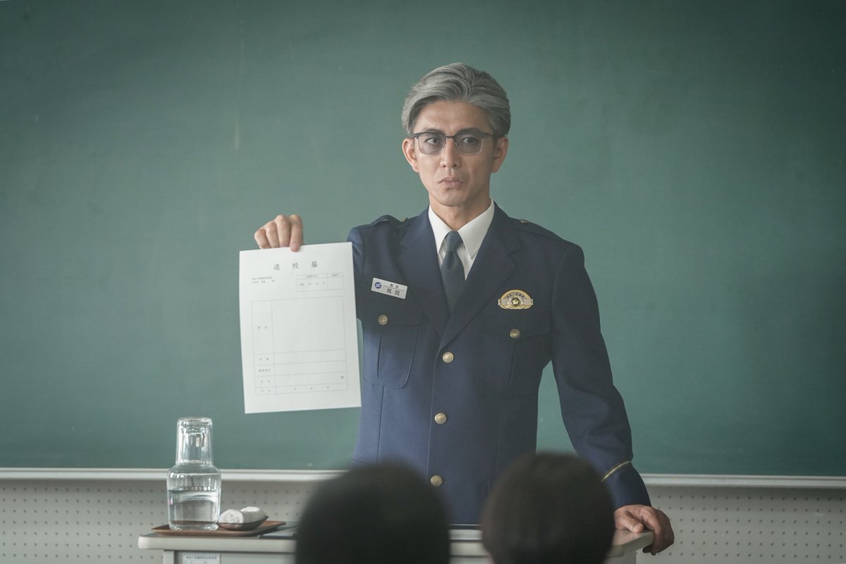 kazamakyojo's tweet photo. ◢◤ 映画「教場 Reunion/教場 Requiem」

＼＼＼🚨本日Blu-ray ＆ DVD発売！✨／／／

本編２作に加えて
BOXの豪華映像特典はご覧になりましたか？👀

感想コメントや投稿もお待ちしております👮‍♀️

📀詳細はこちら
https://t.co/2DDMFrbl03

#教場映画 https://t.co/kAASRVaDal
