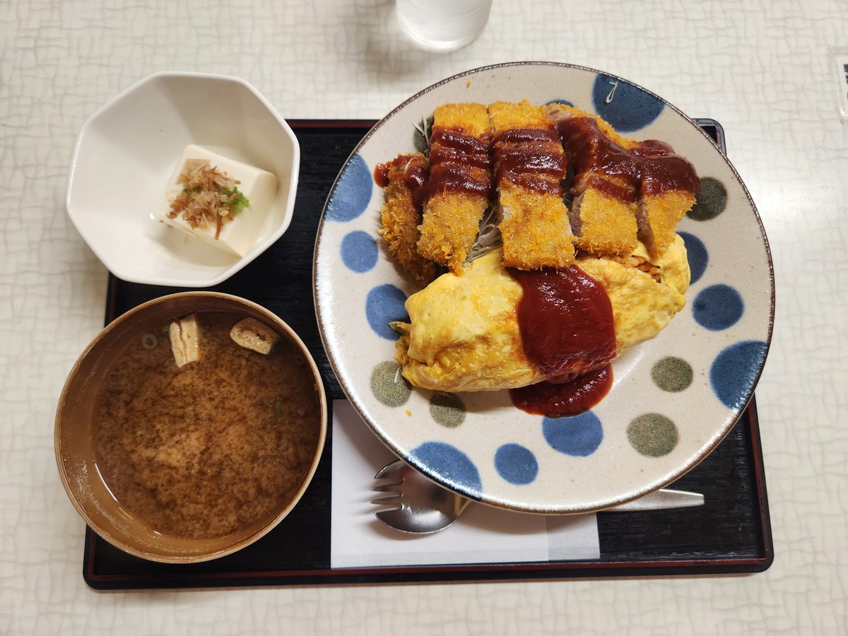 Ksugimon's tweet photo. 金澤の朝、頗る善き目覚め✨勝利飯ランチは宿泊したホテル(近江町市場近く)付近に��る食堂竹乃家にてカツオムライス🧡超デリーシャスギモト💁 ＃清水サポ金沢遠征 https://t.co/sSqbZaUnEC