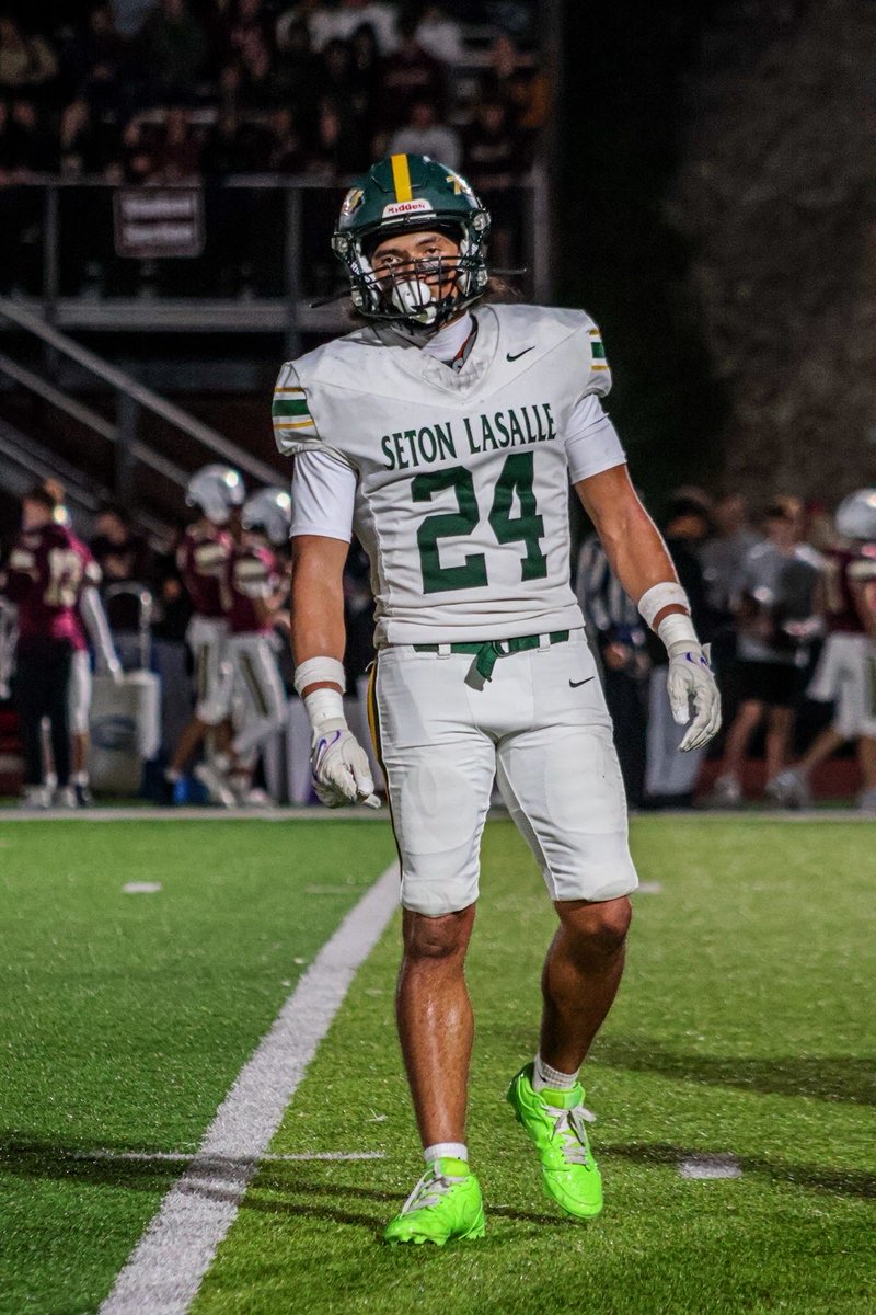 LegendW24's tweet photo. Check the film out‼️ 
6’1 205lbs LB💥
6’7 Wingspan💪🏽
4.75 GPA📚
9.5 Inch Hands✋ 

https://t.co/chqN8FOhQF

@210ths @CoachStorino @CoachNolte @mjshrink22 @WPIAL_Insider @wpialsportsnews @PRZVicCastillo @_Quay12 https://t.co/R5lC8VC4Yb